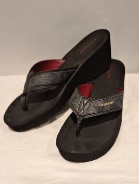 Coach Jolene  Black Wedge Thong Sandals with Red Lining Size 8.5